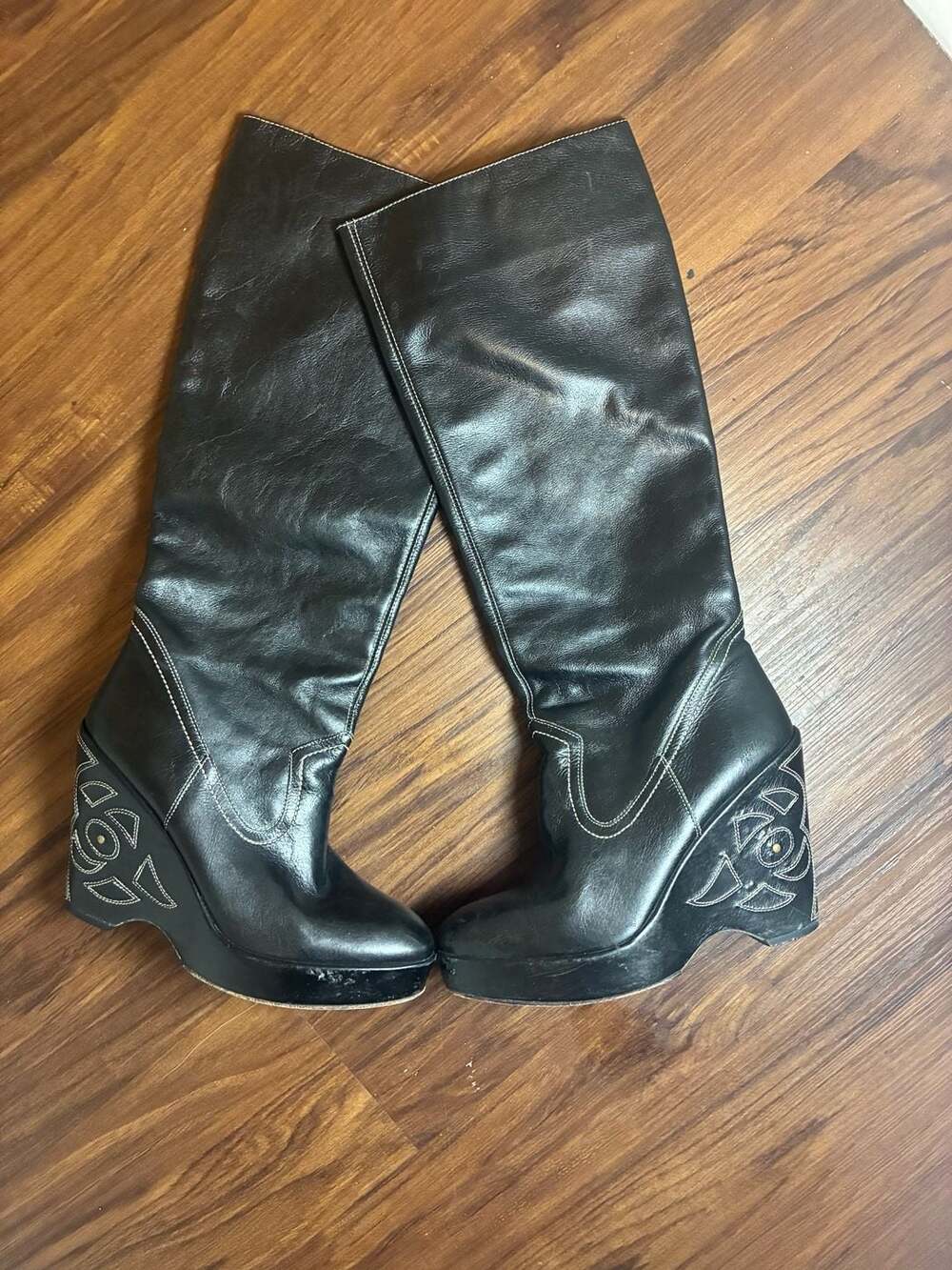 Performing Art Leather Wedge Heel Boots Size 7 Black